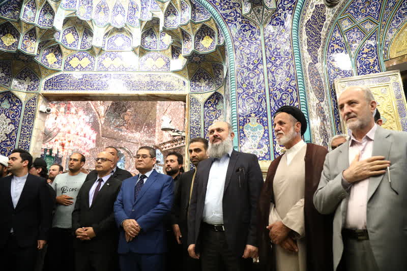 وزیر تجارت و بازرگانی پاکستان به حرم حضرت فاطمه معصومه س مشرف شد